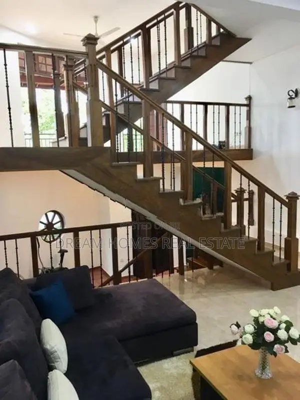 Luxury 2-Storey House for Sale – Thalawathugoda