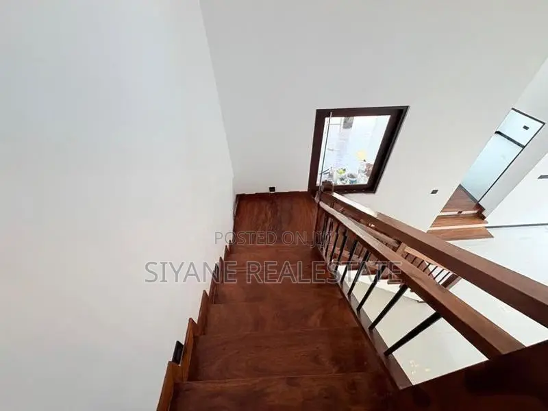 Brand New Luxury Home for Sale in Athurugiriya
