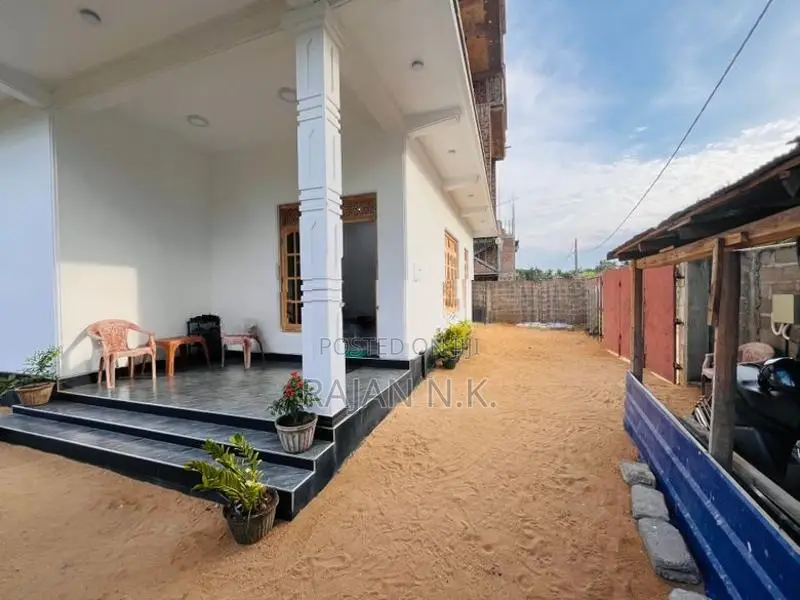 Newly Built Home for Sale – Prime Location, Yard Road, Kalmunai 2