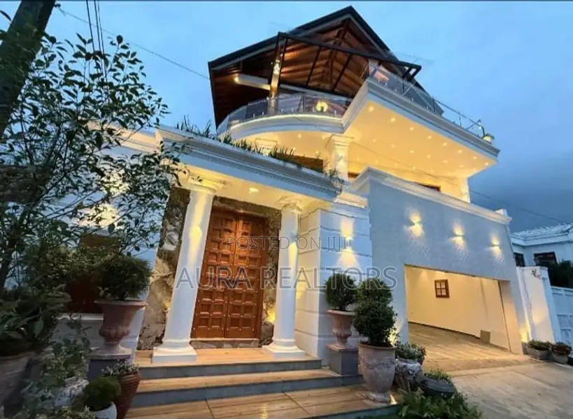 Luxurious 6 Bedroom House for Sale in Battaramulla(p-123)