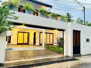 Modern 3-Story Luxury Home with 5 Bedrooms – Pelawatta