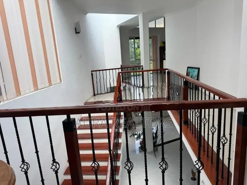 5 Bedrooms House for Sale in Talawatugoda (p-170)