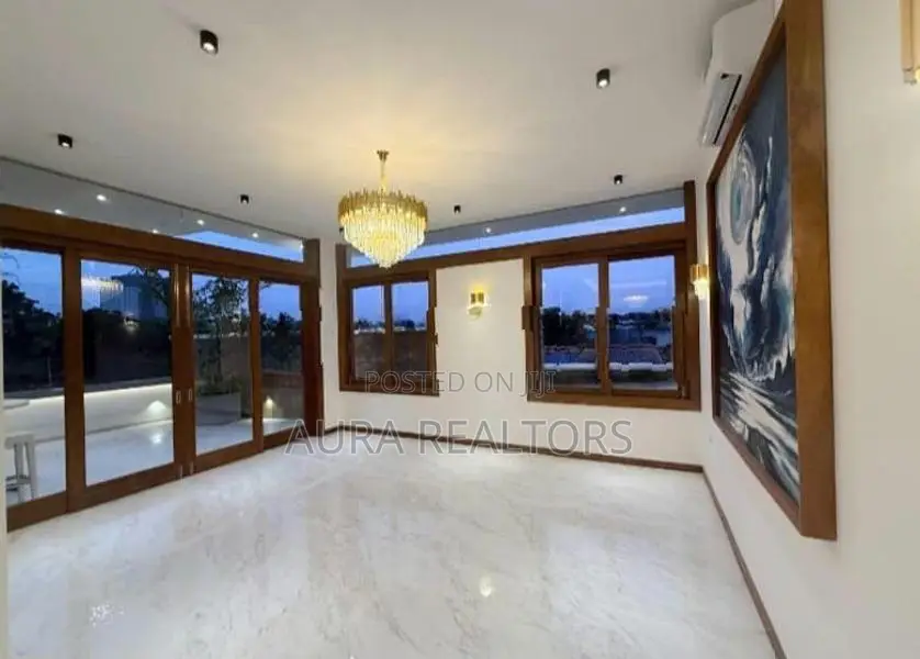 Luxurious 6 Bedroom House for Sale in Battaramulla(p-123)