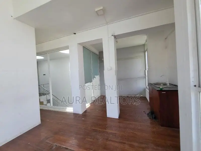 Road Facing Commercial Building for Rent in Colombo 07 ( P-156)