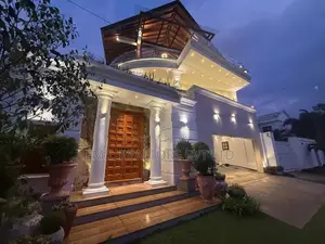 Ultra-Luxury 6 Bedroom Residence for Sale – Battaramulla (EM140RK)