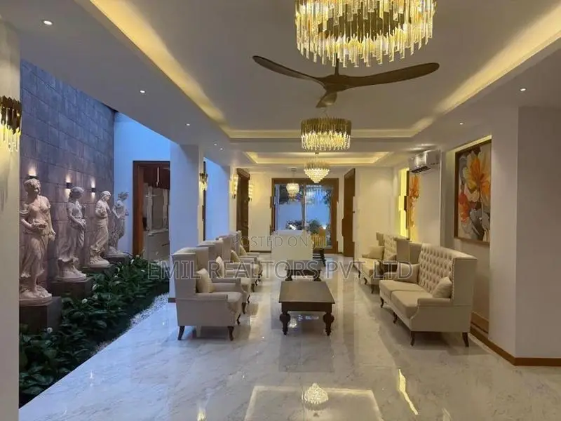Ultra-Luxury 6 Bedroom Residence for Sale – Battaramulla (EM140RK)