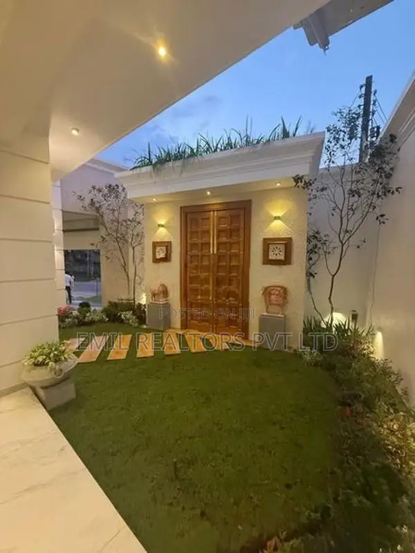 Ultra-Luxury 6 Bedroom Residence for Sale – Battaramulla (EM140RK)