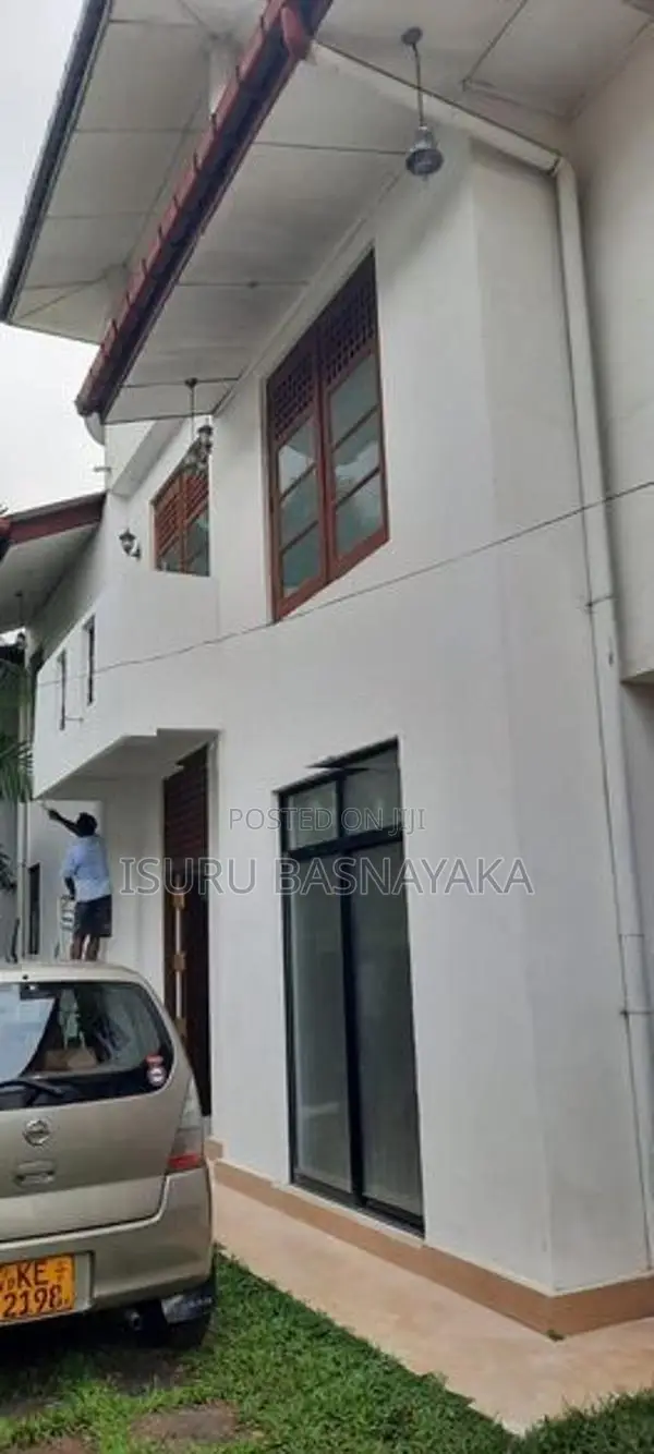 4 Bed Rooms 2story House for Rent Thalawathugoda.