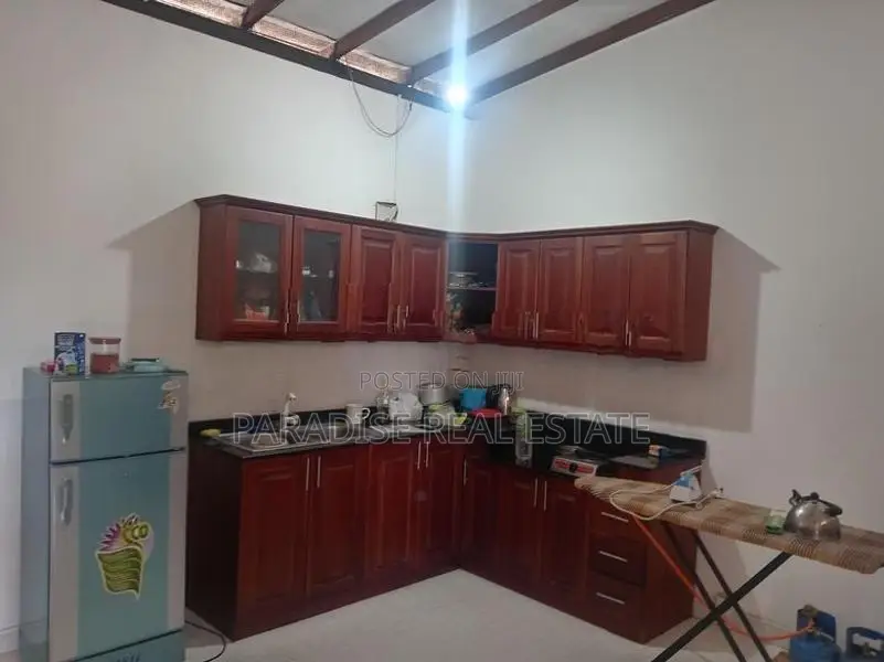 SPACIOUS 2ND FLOOR HOUSE FOR RENT IN MOUNT LAVINIA