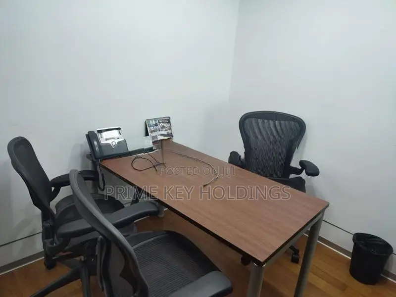 Fully Furnished Serviced Office Space for Rent – WTC Colombo 01(CR128)