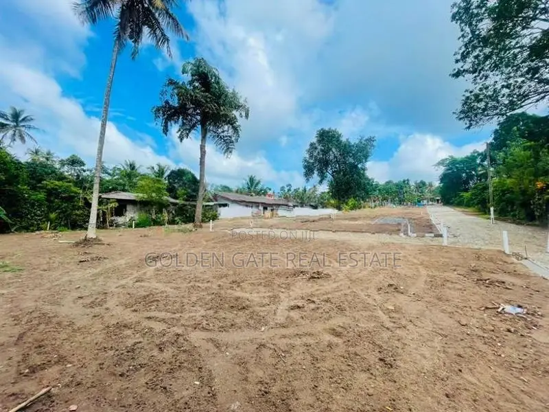 ගම්පහට 5KM | උඩුගම්පොළ ආසන්නයෙන්ම අගනා බිම් කොටස්
