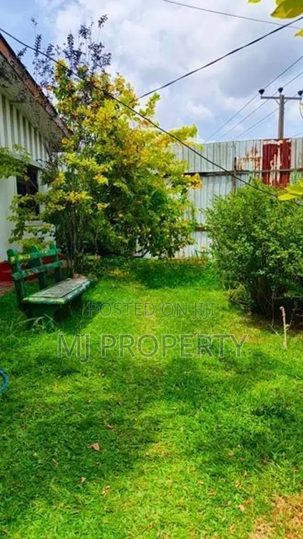 ( YC-1144) Valuable Commercial Land with House Rent in Athurugiriya
