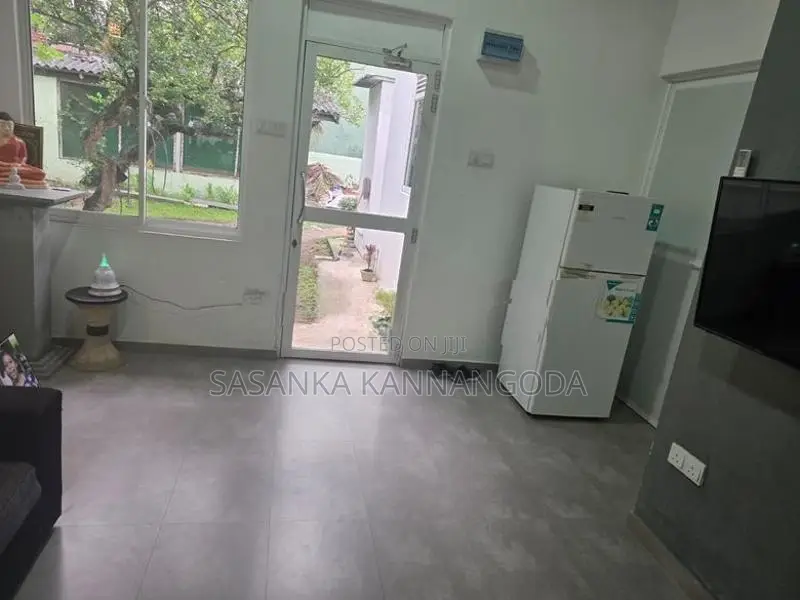 මාතර නගරයෙන් අංග සම්පූර්ණ Annex බදු දීමට