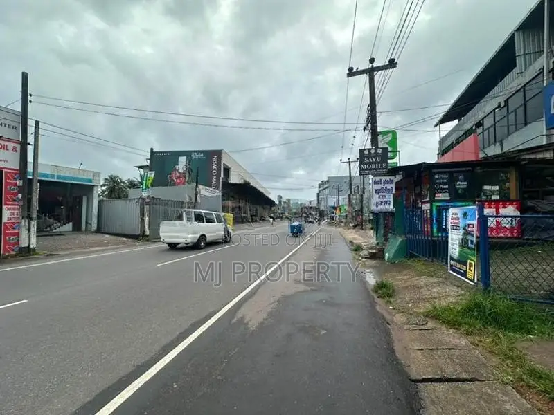( YC-1144) Valuable Commercial Land with House Rent in Athurugiriya