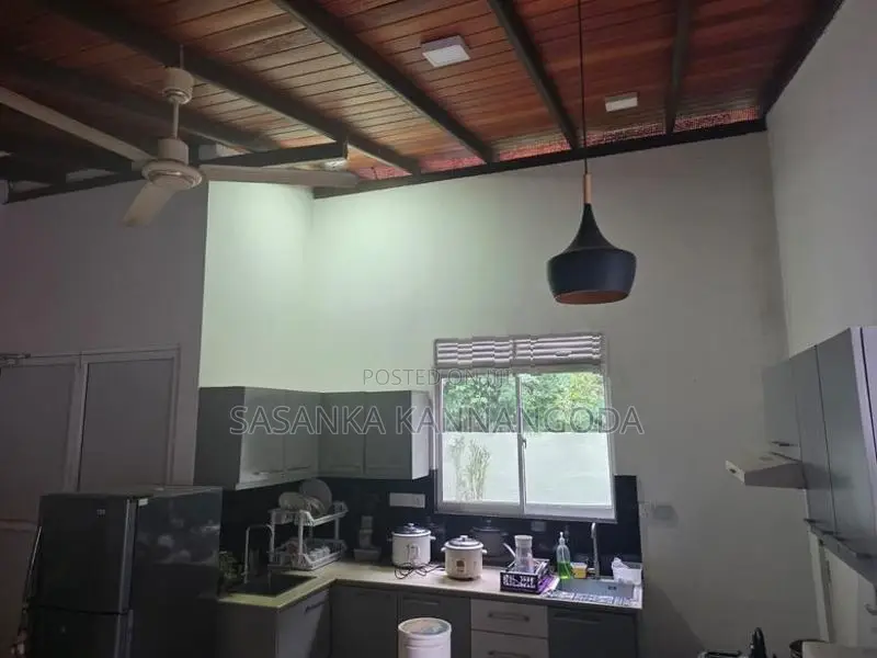 මාතර නගරයෙන් අංග සම්පූර්ණ Annex බදු දීමට