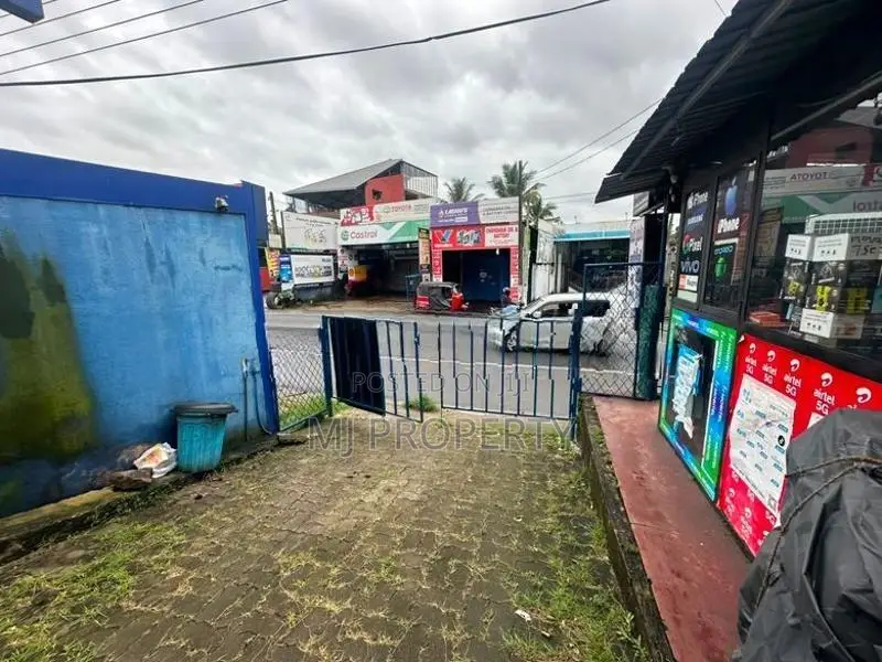 ( YC-1144) Valuable Commercial Land with House Rent in Athurugiriya