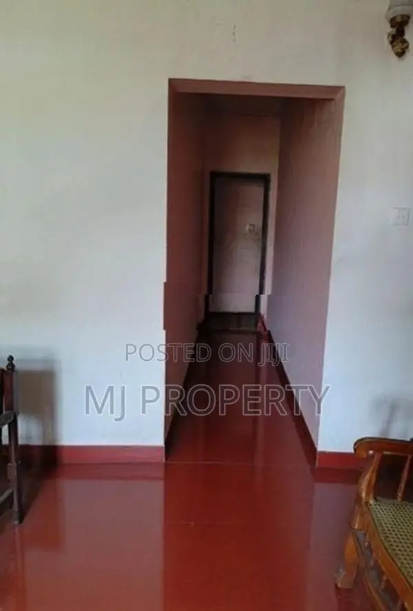 ( YC-1144) Valuable Commercial Land with House Rent in Athurugiriya