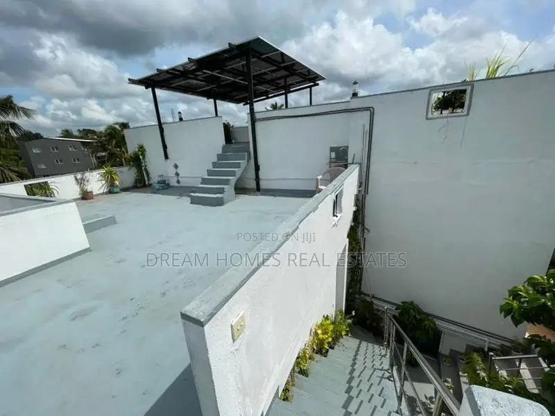 Modern 3-Storey House Sale Pannipitiya