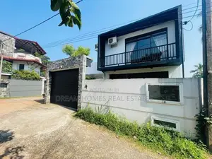 Luxurious 4-Bedroom House for Sale in Kiribathgoda - Makola