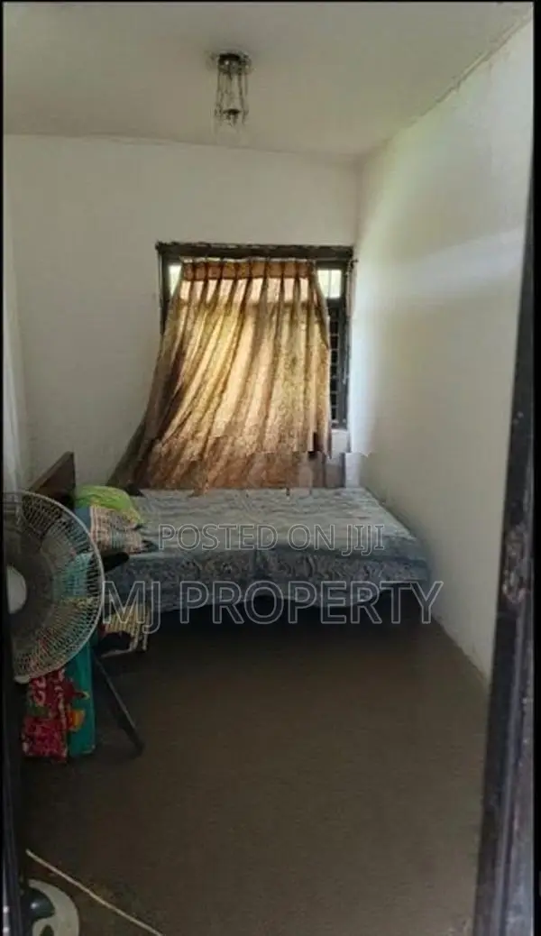 ( YC-1144) Valuable Commercial Land with House Rent in Athurugiriya