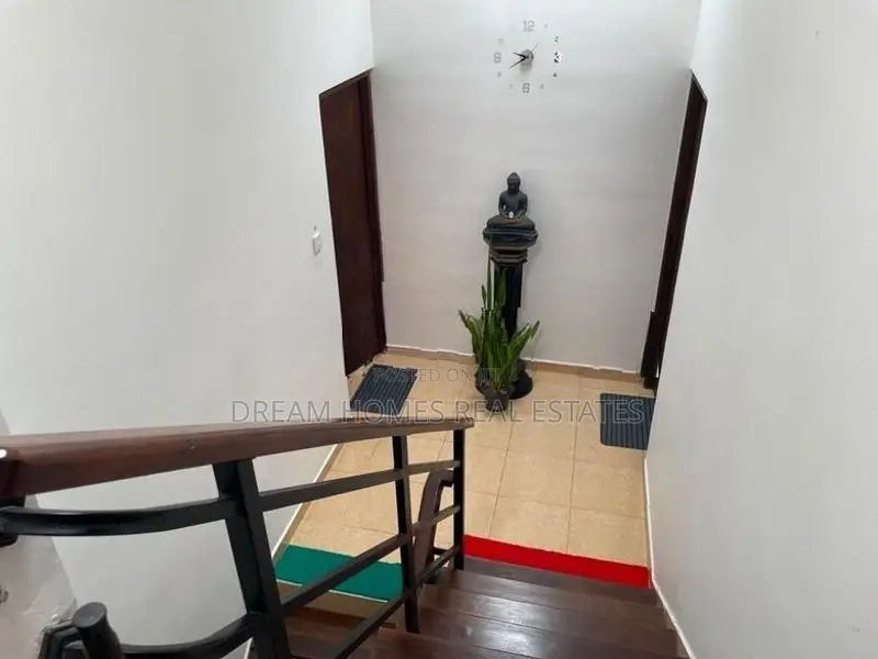 Modern 3-Storey House Sale Pannipitiya