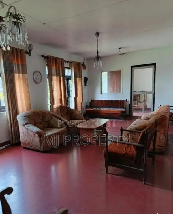 ( YC-1144) Valuable Commercial Land with House Rent in Athurugiriya