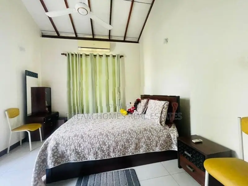4 Bedroom House for Sale Near Kandy Road – Kadawatha