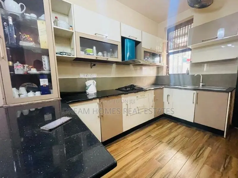 Luxurious 4-Bedroom House for Sale in Kiribathgoda - Makola