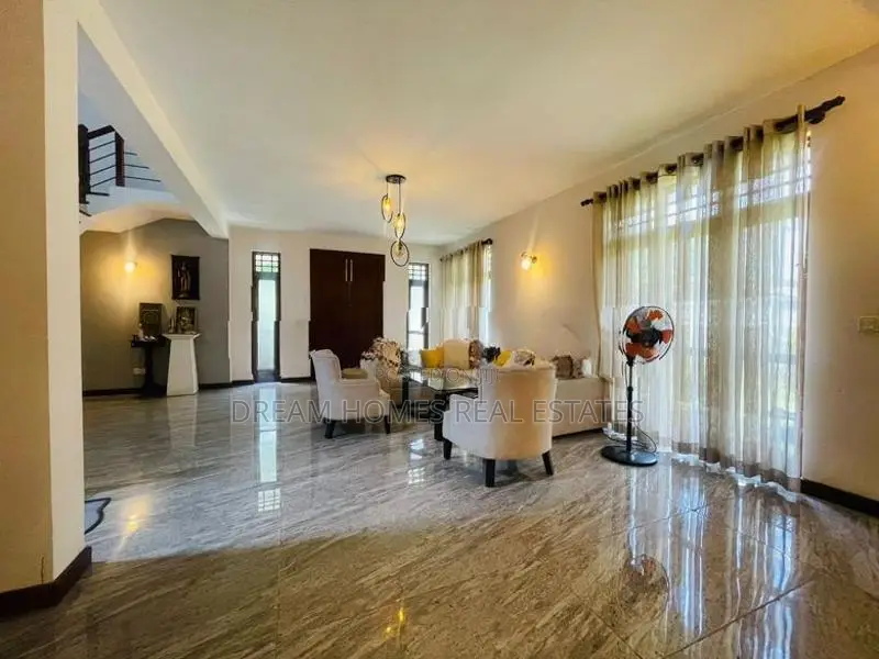 4 Bedroom House for Sale Near Kandy Road – Kadawatha