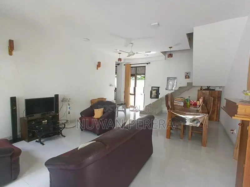 Piliyandala newly build ground floor complete house sale .