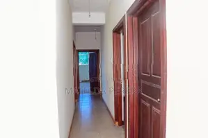 Building for Rent in Mawanella