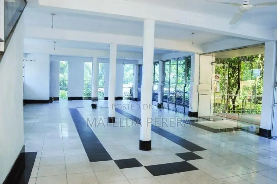 Building for Rent in Mawanella