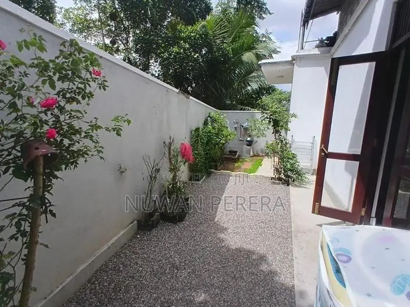 Piliyandala newly build ground floor complete house sale .