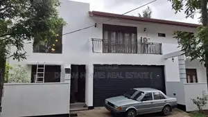Spacious 4-Bedroom House for Sale – Athurugiriya