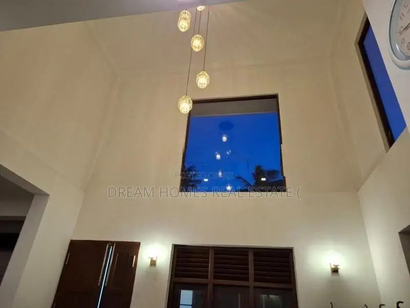 Spacious 4-Bedroom House for Sale – Athurugiriya