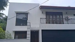 Spacious 4-Bedroom House for Sale – Athurugiriya