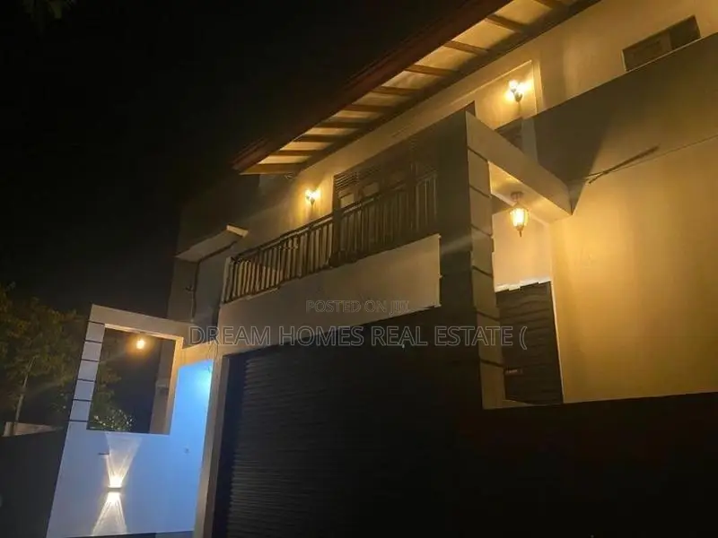 Spacious 4-Bedroom House for Sale – Athurugiriya