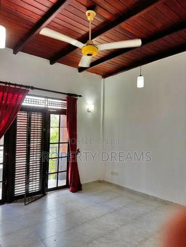 Valuable Residential Land Available for Sale Pannipitiya