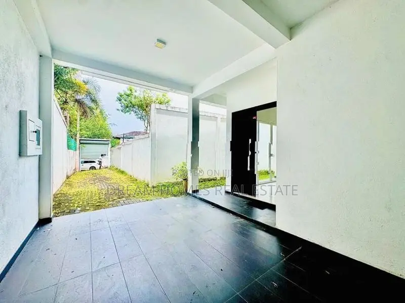Luxurious 3-Story Modern House for Sale in Thalapathpitiya