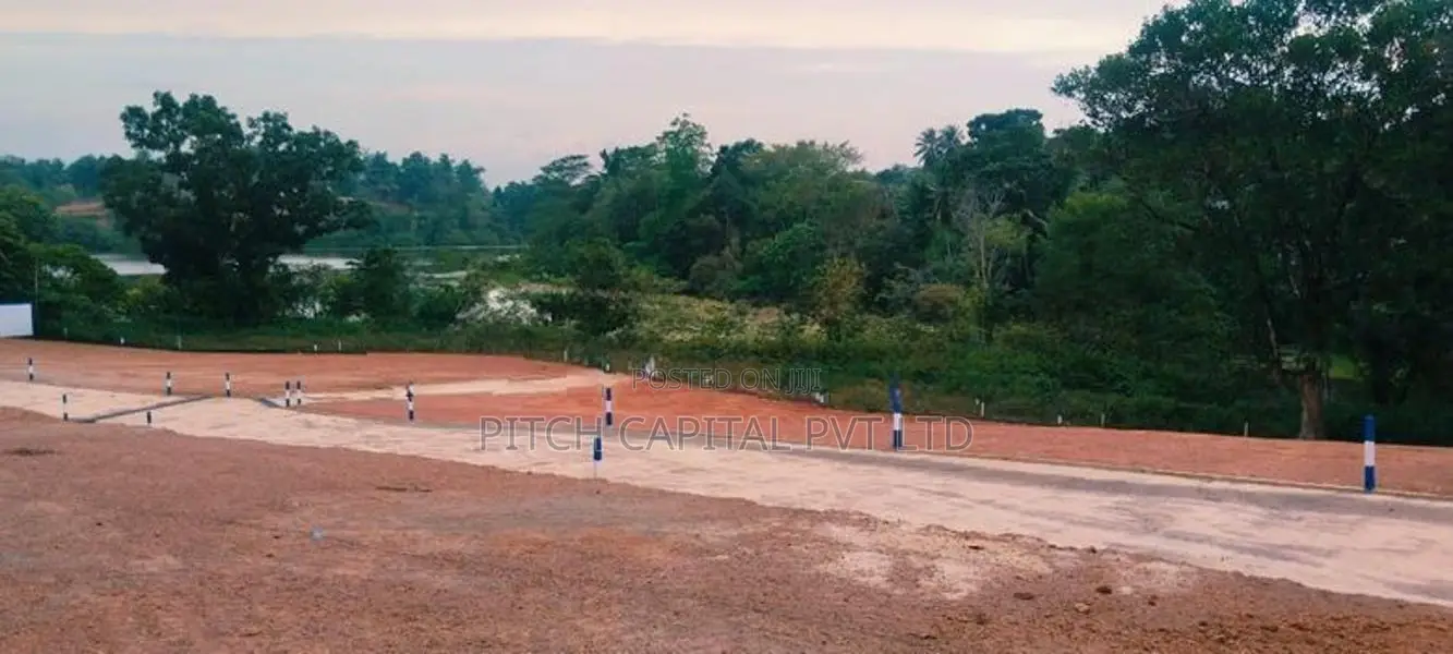 බණ්ඩාරගම උයන්වත්තෙන් පදිංචියට සුදුසු වටිනා ඉඩමක්