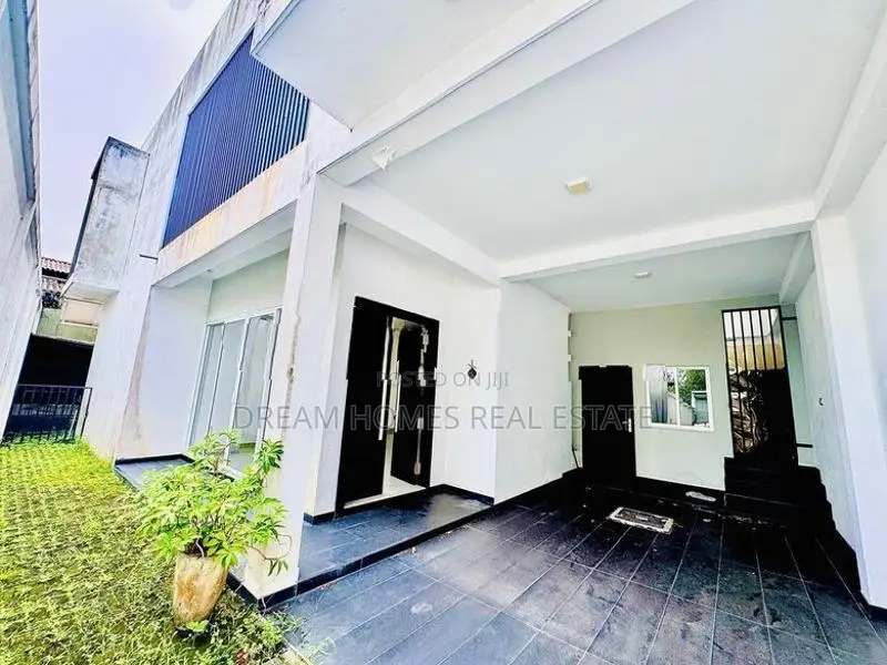 Luxurious 3-Story Modern House for Sale in Thalapathpitiya