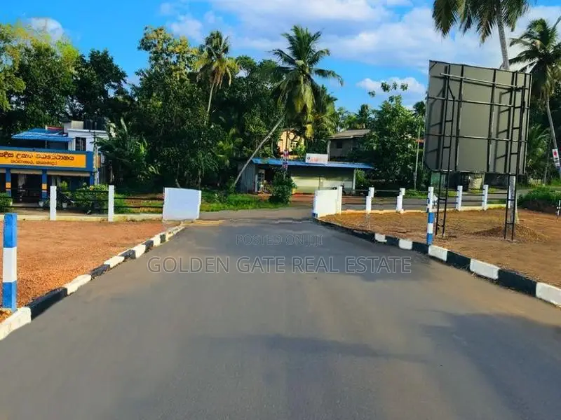 මාතරින් පර්චස් 9ක ඉඩමක් විකිණීමට
