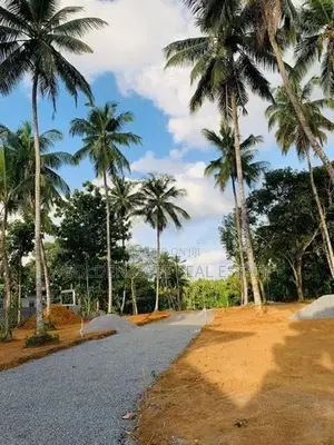 ඉඩමක් විකිණීමට ගම්පහ
