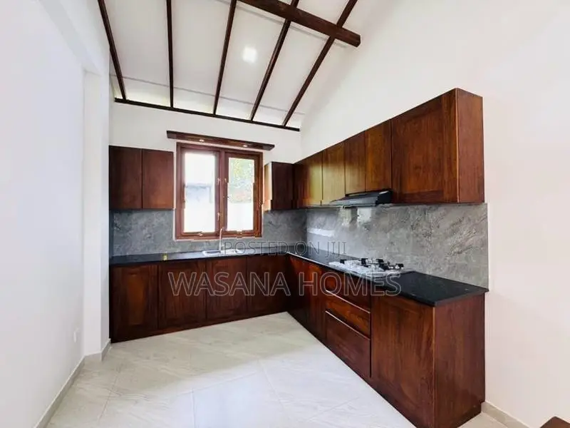 Luxury House for Sale Kesbewa
