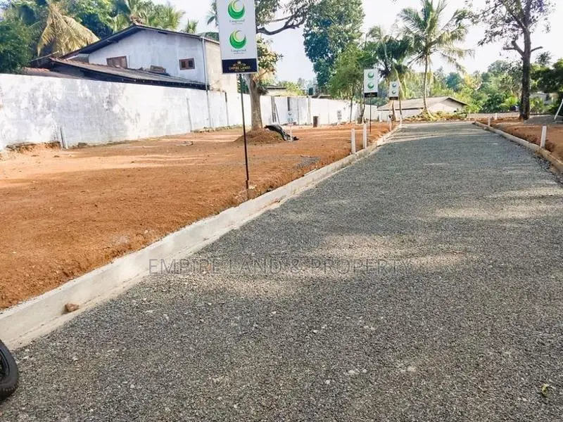 නිස්කලංක වටපිටාවක පදිංචියට පිළියන්දල අගනා නේවාසික බිම් කොටස්