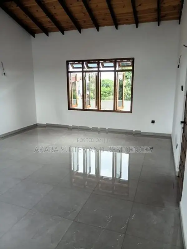 6.75 Perches - Unfurnished House for Sale HL49142 Boralesgamuwa