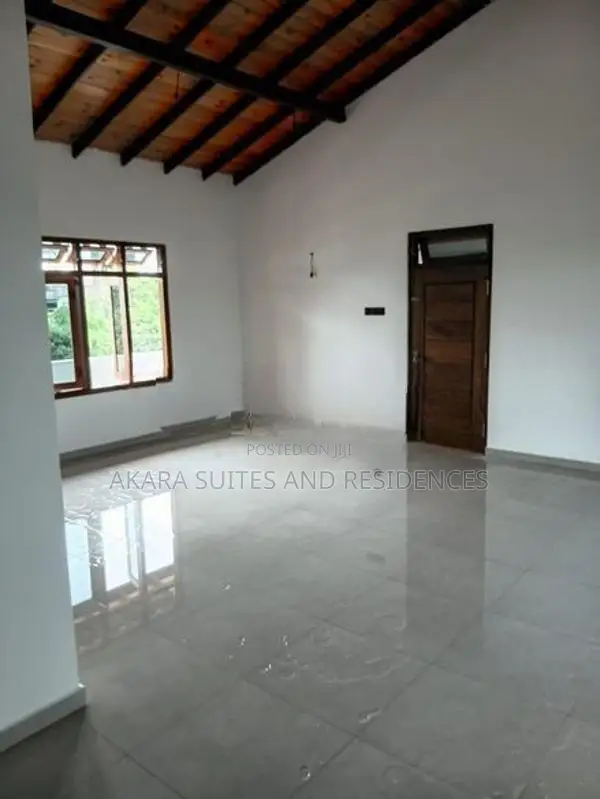 6.75 Perches - Unfurnished House for Sale HL49142 Boralesgamuwa