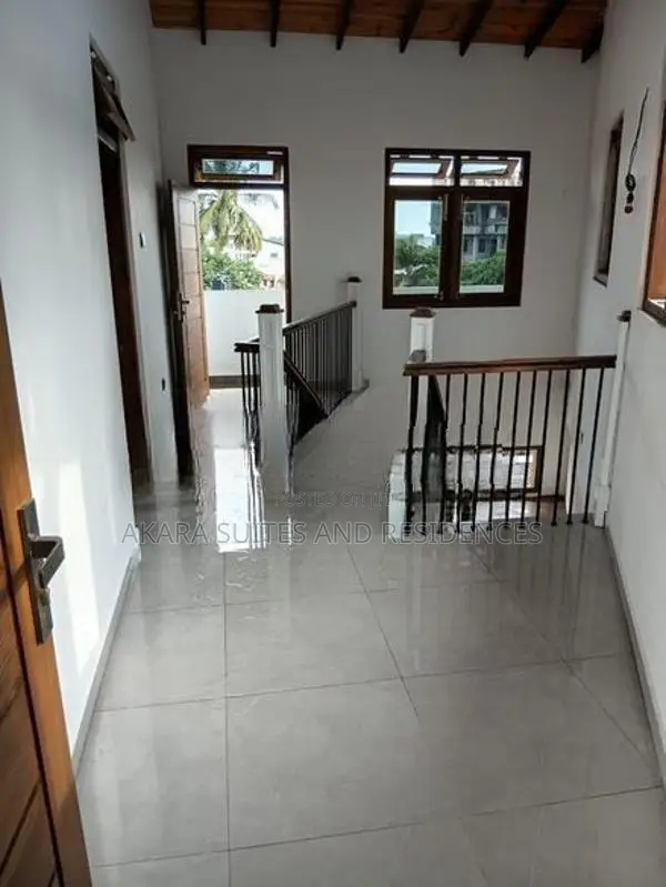 6.75 Perches - Unfurnished House for Sale HL49142 Boralesgamuwa
