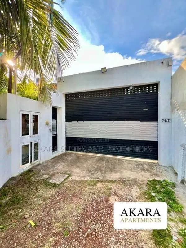 18.5 Perches - Unfurnished House for Sale HL53958 Kalubowila