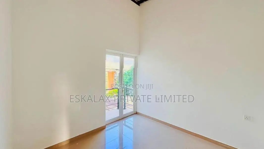 Canterbury Golf Brand New 3BR House For Sale in Piliyandala - EH437
